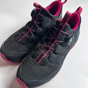Asics GEL-FUJIRADO Women's Trail Running Shoe size 7.5. Excellent Condition/Boa
